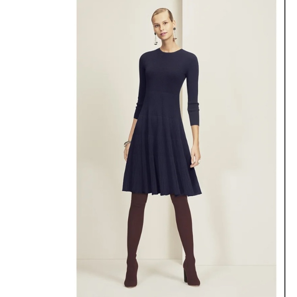 The Fold Dress Eversdon Midi Pleated in Navy